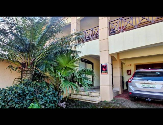 4 BEDROOM TOWNHOUSE FOR SALE IN MANABA BEACH